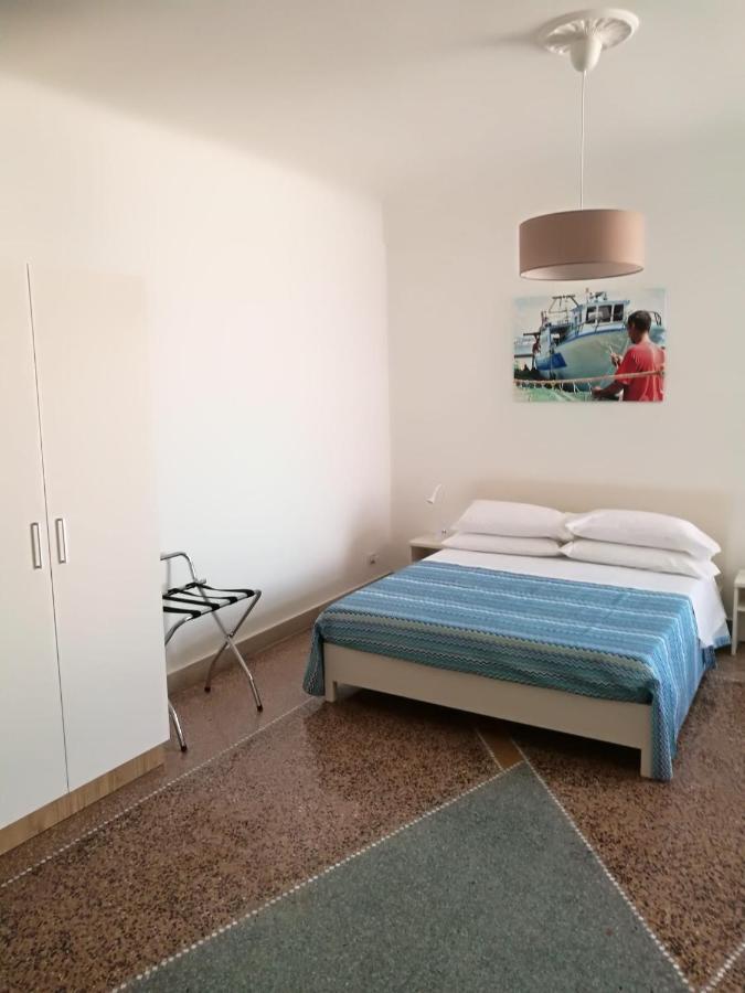 Settimo Sole Affitta Camere Tarento Exterior foto
